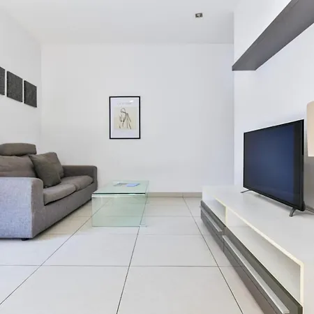 Апартаменты Luxury Penthouse In Paceville Terrace & View Сент Джулианс